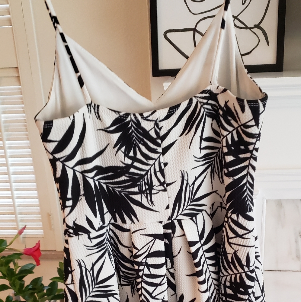 Tropical Dress - Picture 4 of 4
